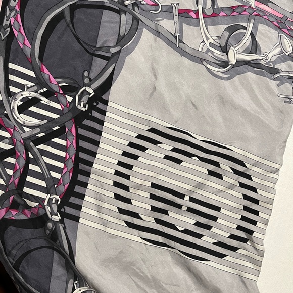 Scraf autentic ,Gucci precisó - Picture 2 of 5